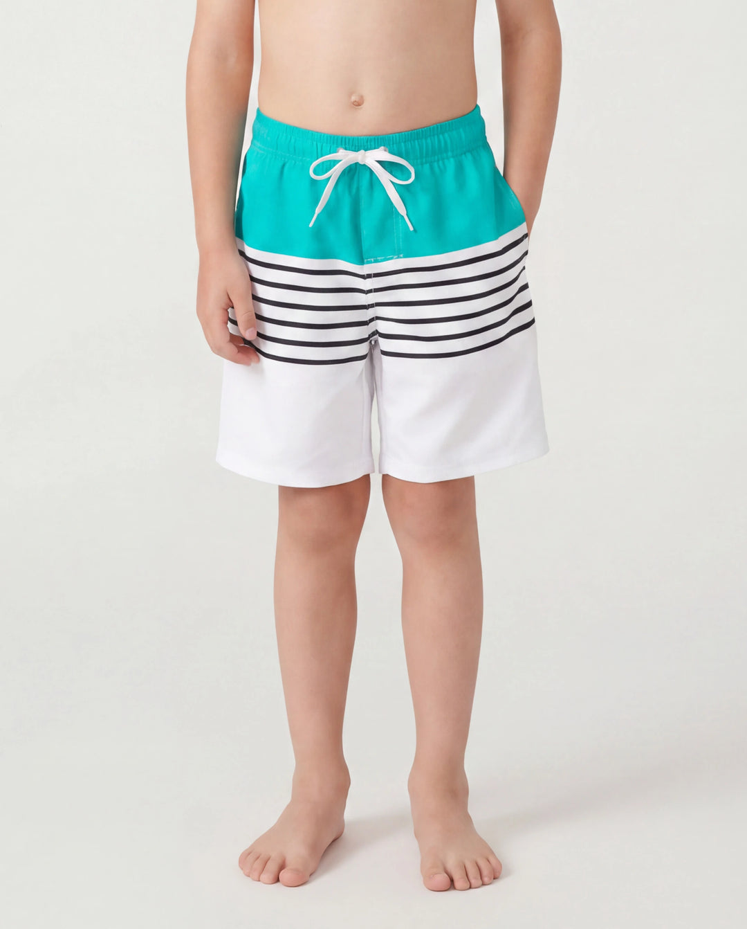 Traje de baño de una pieza con cortes y rayas a juego para toda la familia y bañador con bloques de color verde y blanco