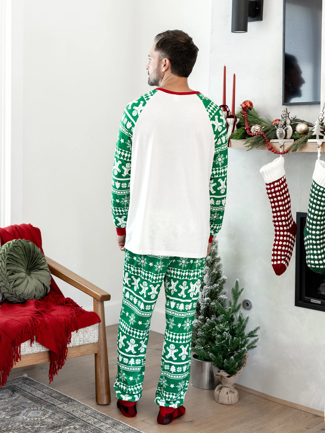 Weihnachten Passendes Familienpyjama-Set Lebkuchen und Weihnachtsbaum Print Grün PJS mit Weihnachtssocken grün