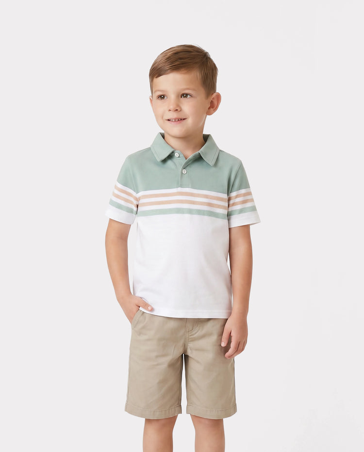 Conjuntos familiares a juego: polo de rayas verdes o vestido con cinturón y tirantes con estampado floral verde claro
