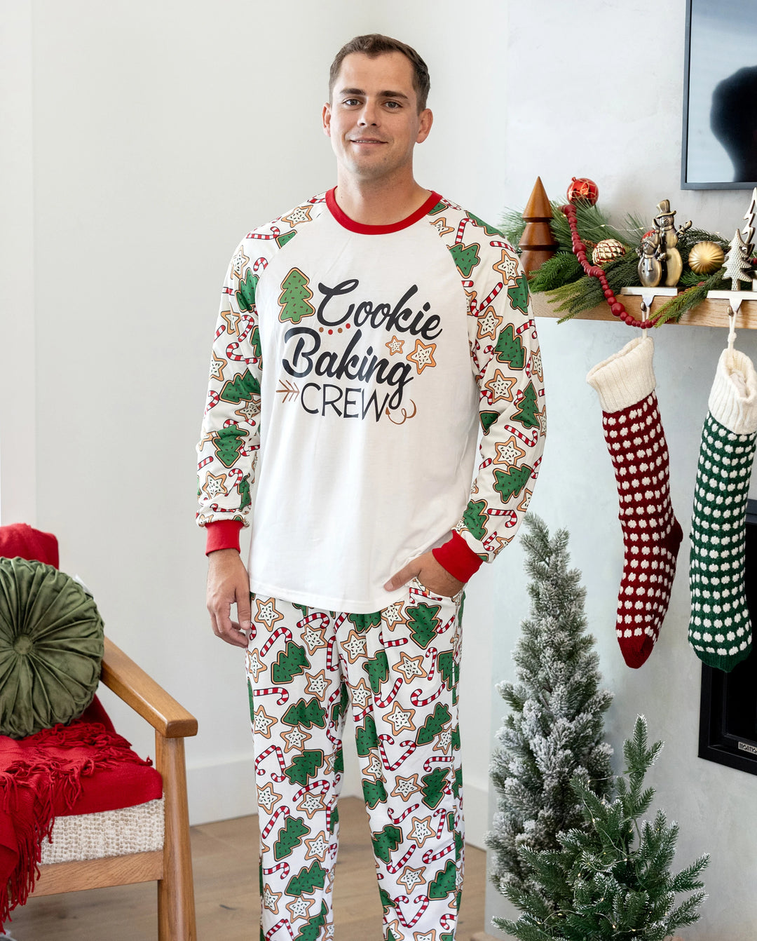 Ensemble pyjama de Noël assorti pour toute la famille, imprimé sapin de Noël rouge et abricot, avec chaussettes de Noël abricot
