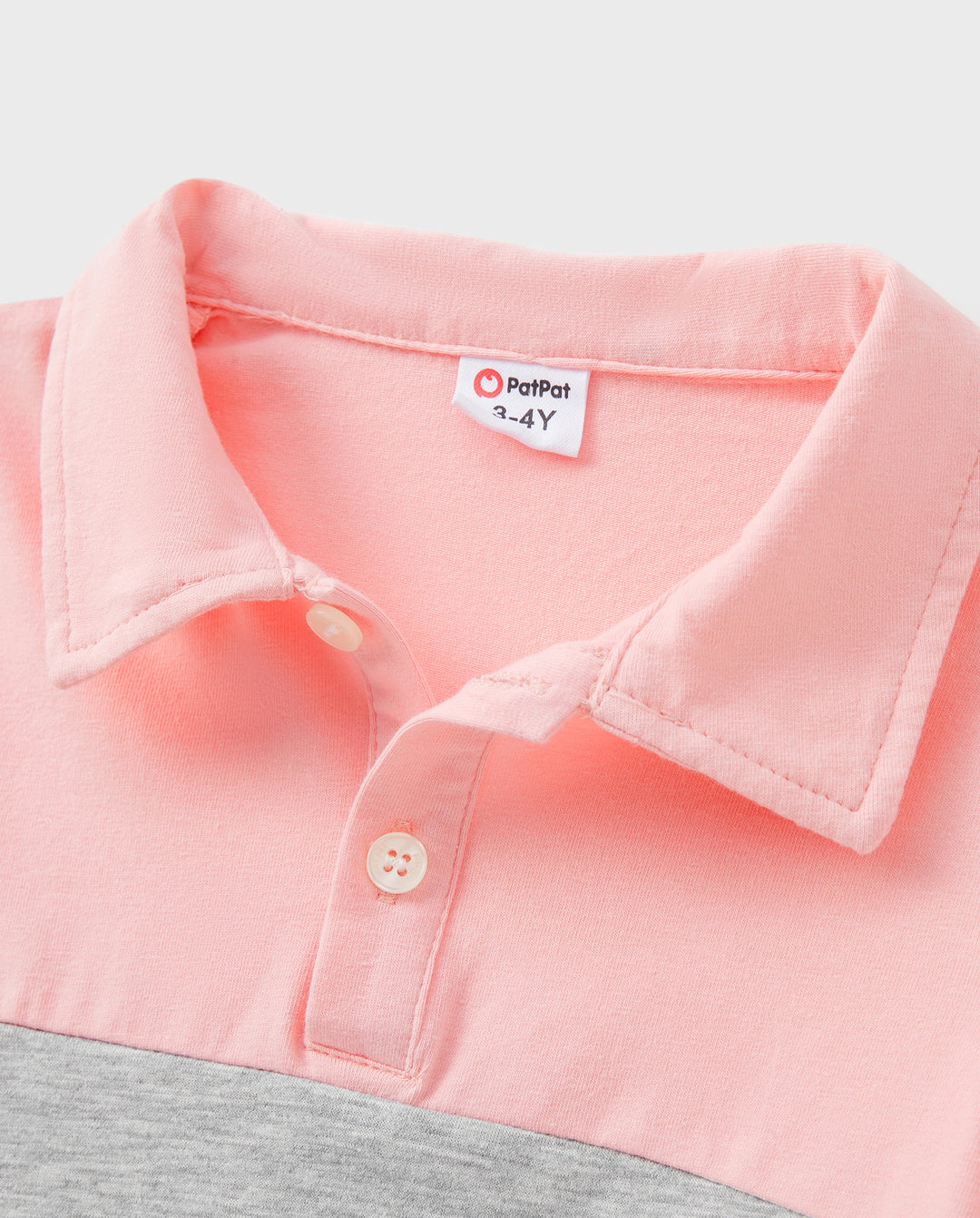 Ensembles assortis famille papa et moi robes midi sans manches à empiècement floral rose et polos manches courtes bicolores Rose