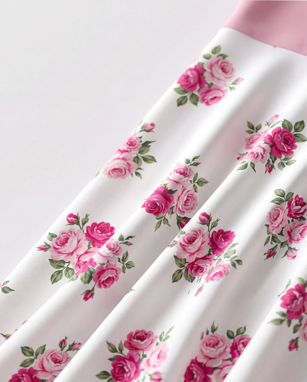Conjuntos familiares a juego para mamá y yo Vestidos midi sin mangas con estampado floral combinado en rosa y polos de manga corta con bloques de color Rosa