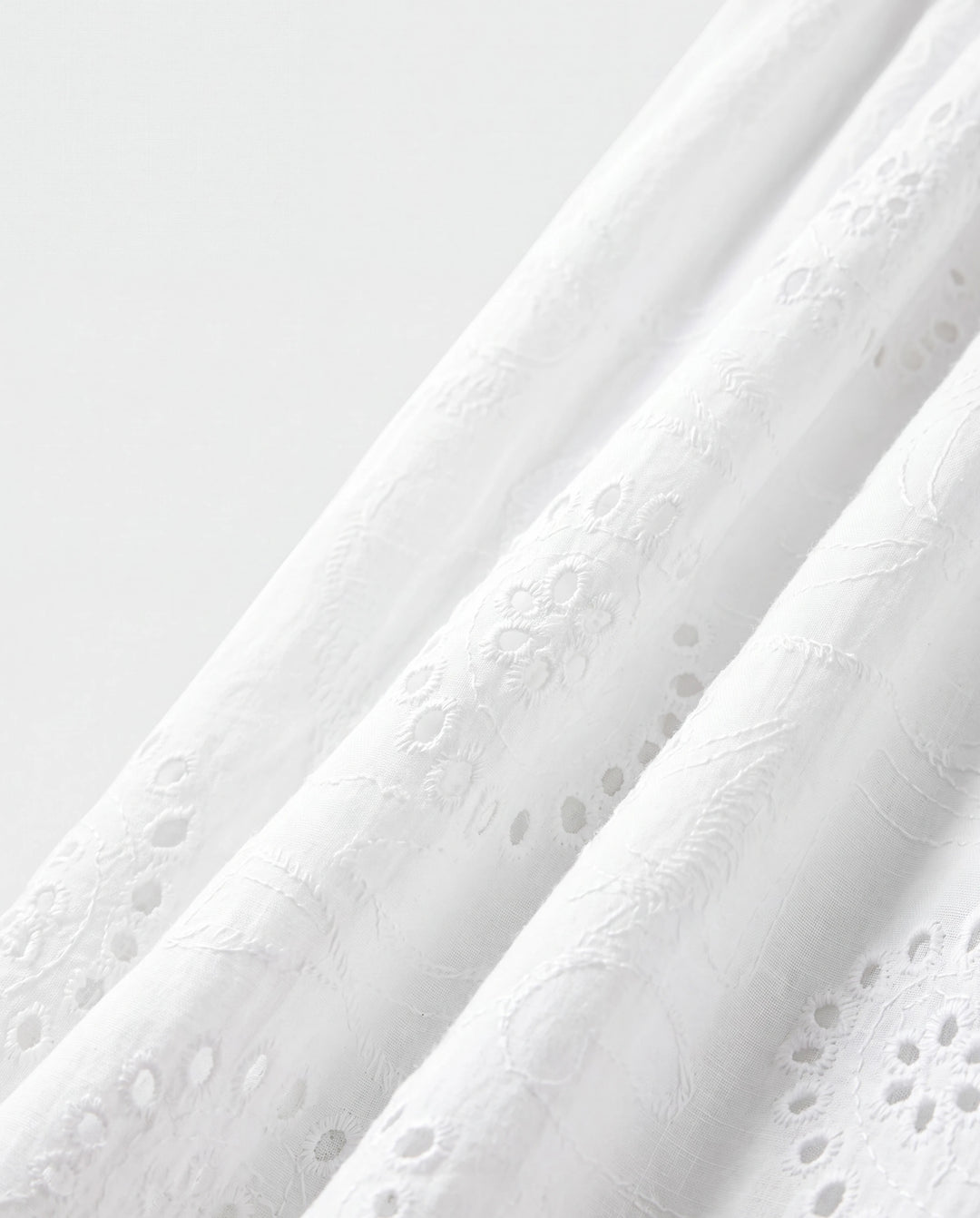 Vestidos de algodón a juego para mamá y yo Vestidos fruncidos con ojales y tirantes con volantes, perfectos para salidas y fotos familiares en verano Blanco
