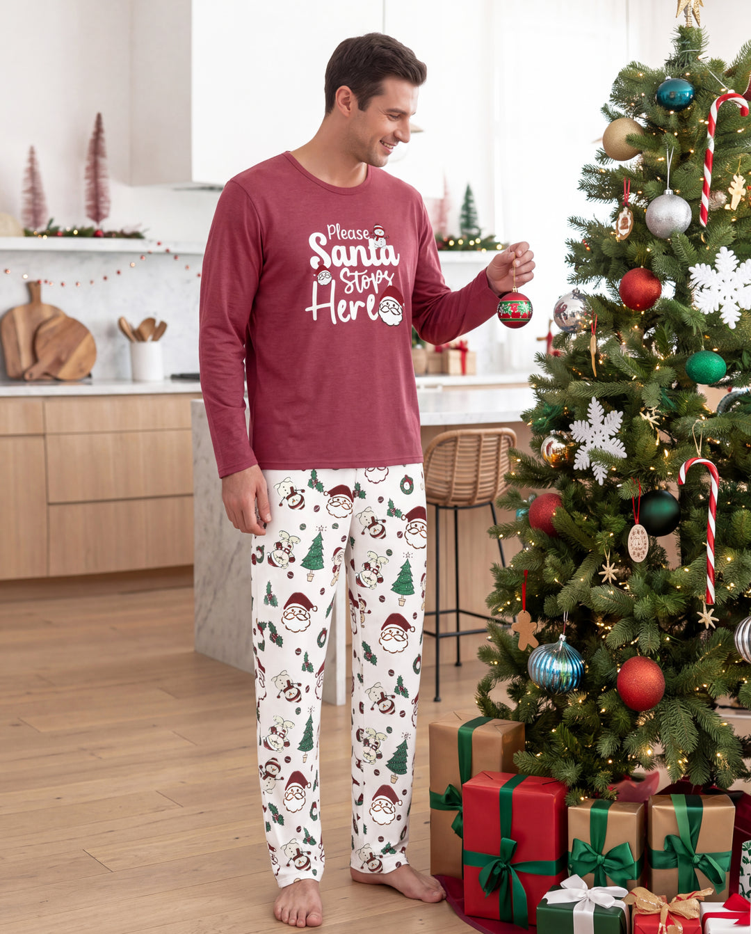 Weihnachts-Pyjamas mit Weihnachtsmann- und Weihnachtsbaum-Aufdruck in Rot für die ganze Familie