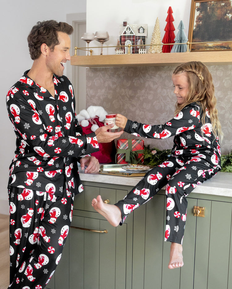 Weihnachts-Pyjamas im Familien-Partnerlook, Schneemann-Print, Schwarz