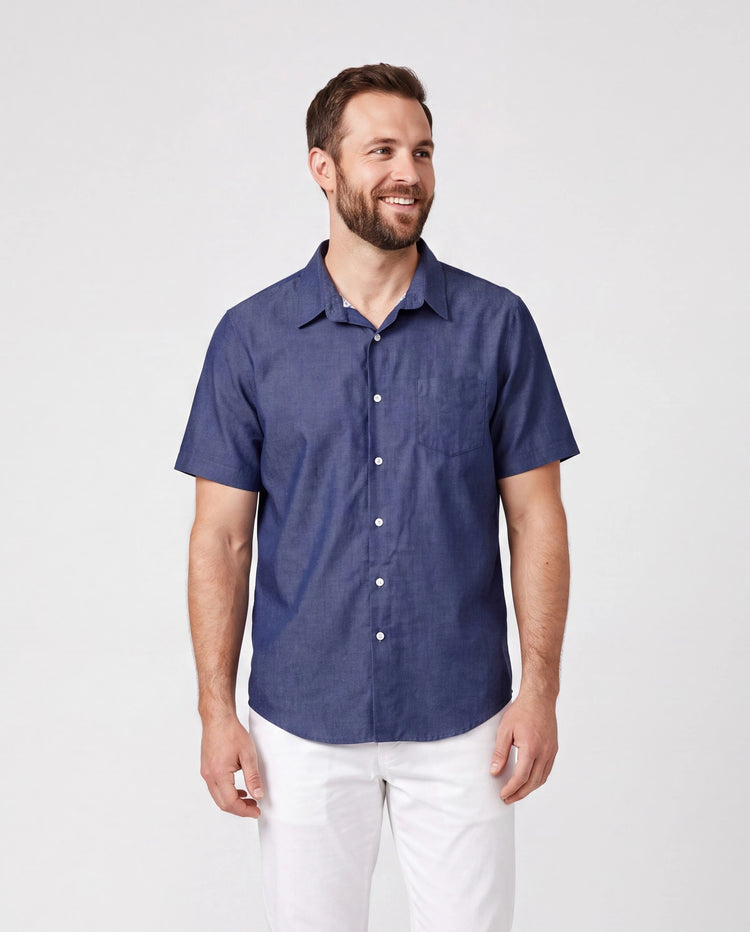 Elegante traje familiar floral de grosor medio, manga corta y corte regular en azul.
