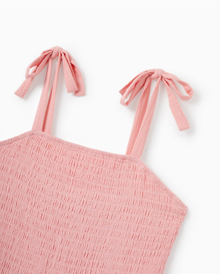Tenues assorties maman et moi roses Robe en coton à fleurs smockée avec lien au dos pour maman et fille, chemises unies pour fils, parfait pour sorties familiales et photos d'été Rose mauve