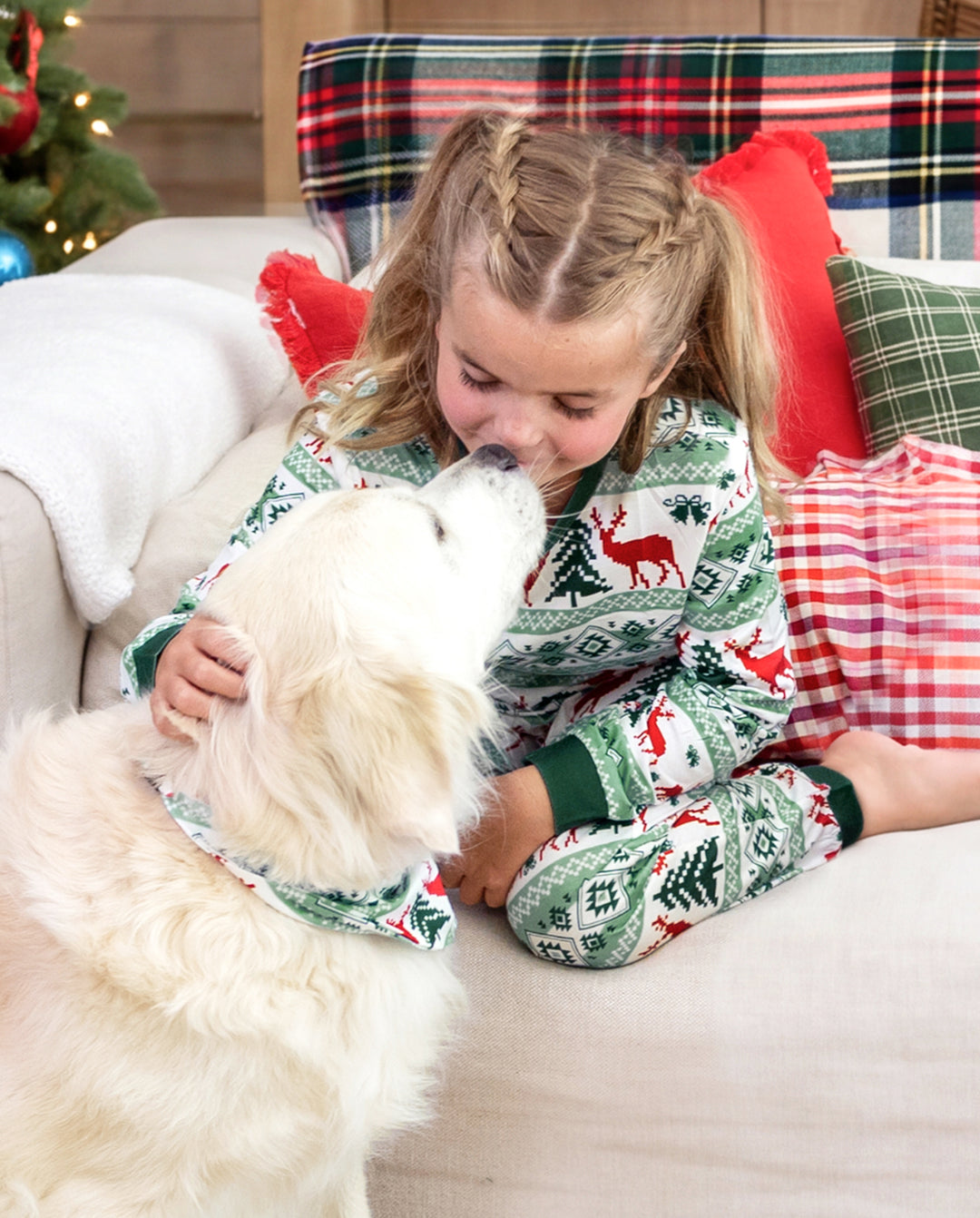 Pijamas navideños a juego para toda la familia con estampado Fair Isle y de renos, verde