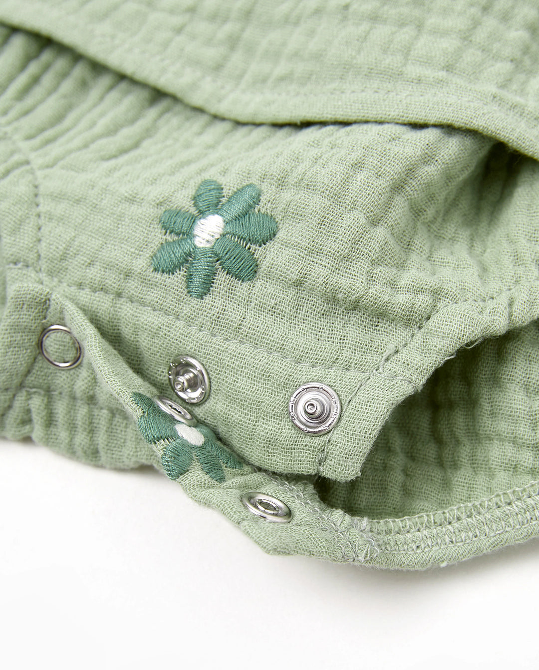 Vestidos de algodón floral para niñas pequeñas/niñas con botones, fruncido, tirantes florales y volantes con lazo, perfectos para salidas familiares y fotos de verano Verde pálido