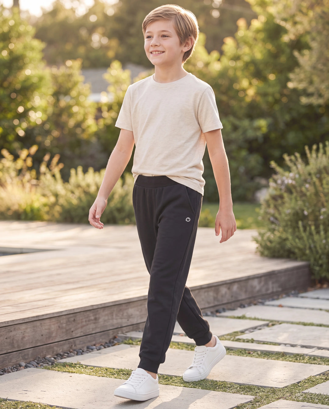 Pantalon de jogging doublé polaire pour enfants, avec imprimé réfléchissant et poches. Pantalon de survêtement chaud, respirant et évacuant l'humidité, pour garçons et filles, noir profond.