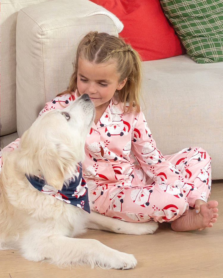 Pijamas navideños a juego para toda la familia con estampado de tazas y Papá Noel, multicolor