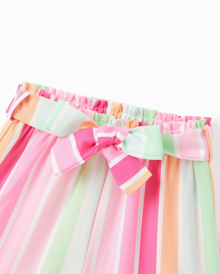 Conjunto de 2 piezas de camiseta de manga corta con volantes y pantalones cortos a rayas con cinturón para niña pequeña, color rosa intenso