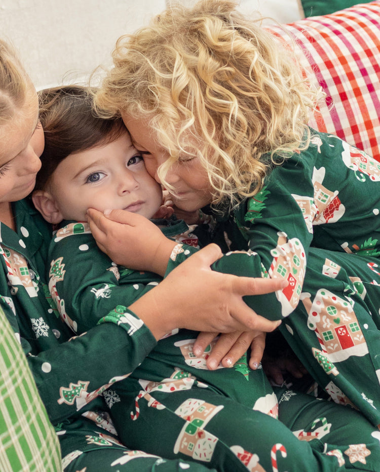 Weihnachts-Pyjamas im Partnerlook für die ganze Familie, Lebkuchenhaus-Print, Grün