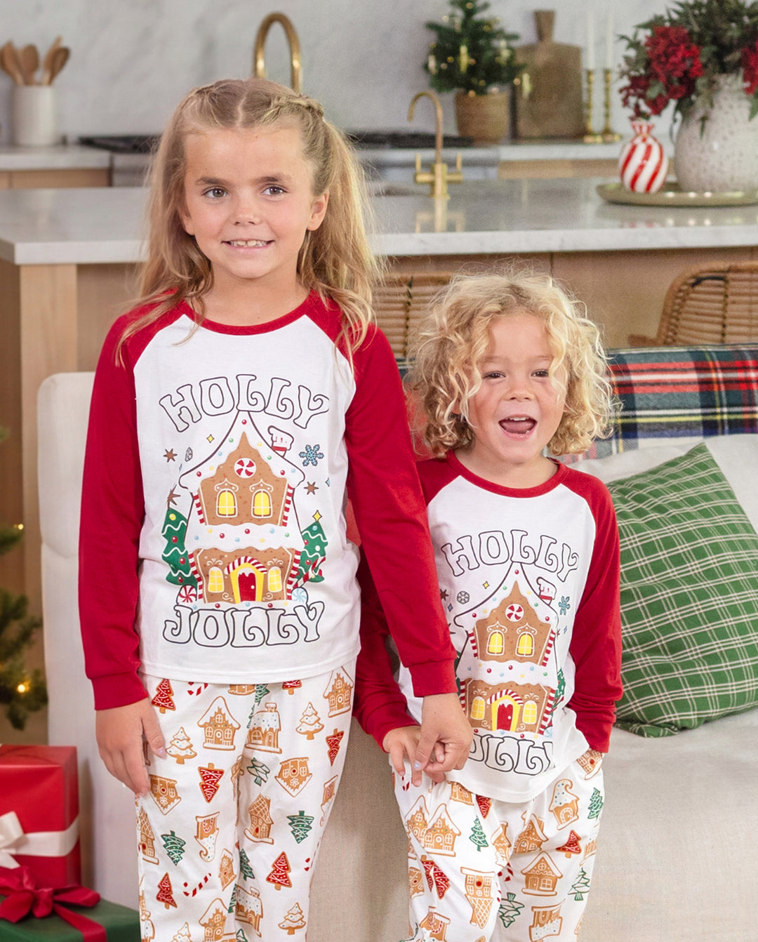 Weihnachts-Pyjamas im Familien-Partnerlook, Lebkuchenhaus- und Weihnachtsbaum-Print, Rot