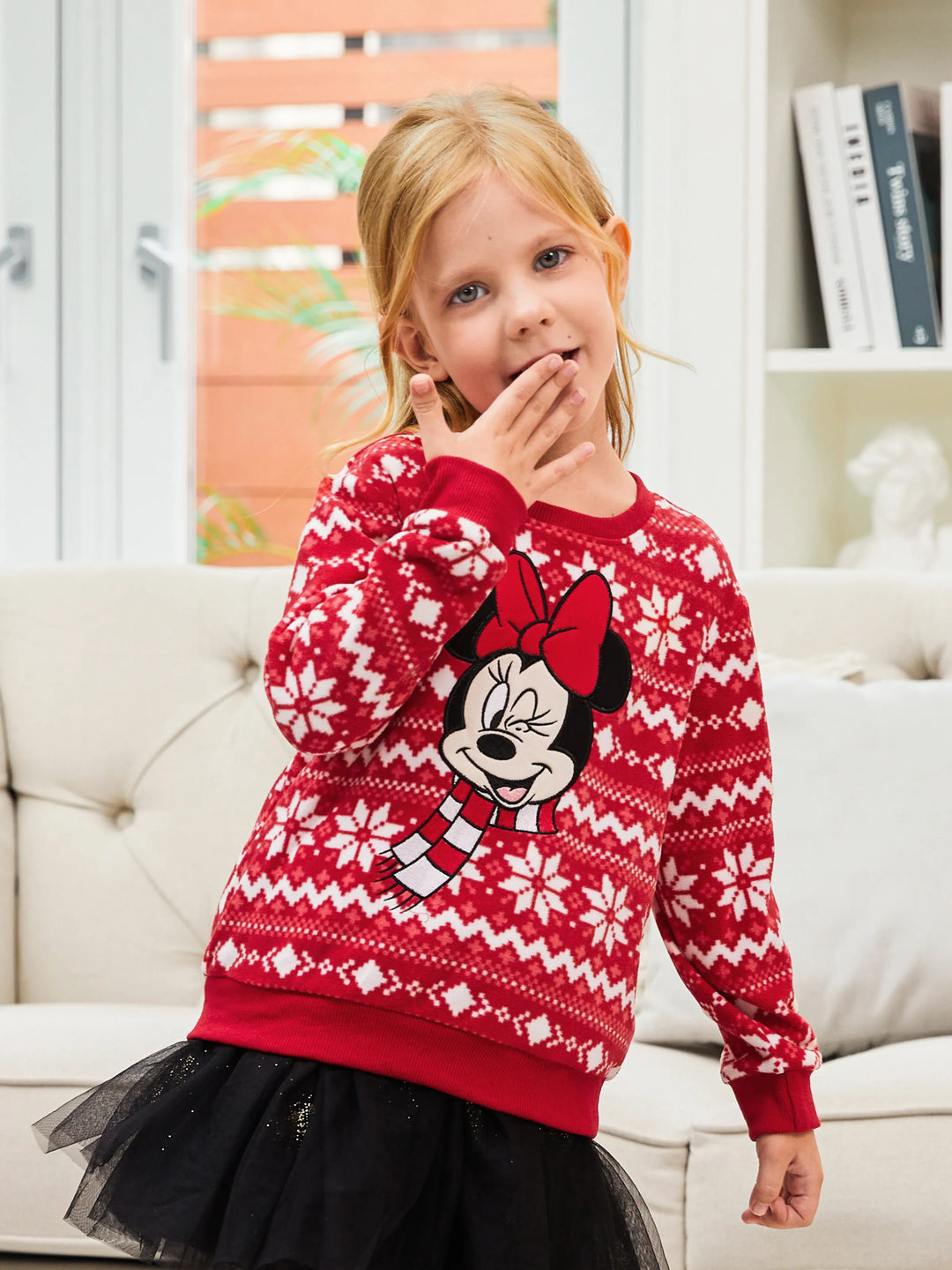Sudadera de cuello redondo de felpa con estampado de copos de nieve de Disney Mickey y sus amigos para Navidad, color rojo