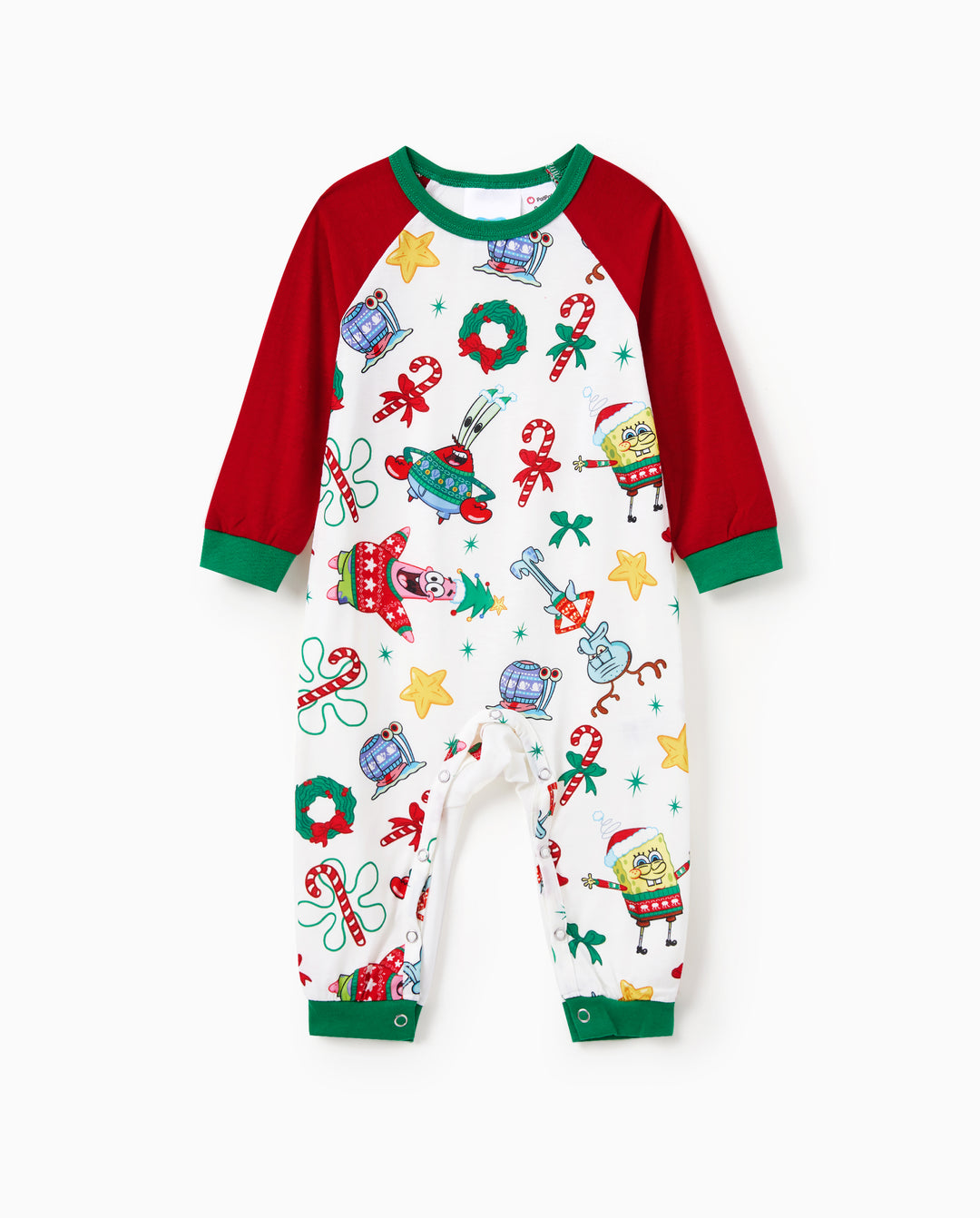Conjuntos de pijamas navideños a juego con bloques de colores y calcetines navideños de Bob Esponja.