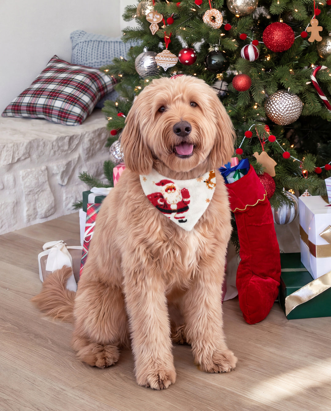 Pijamas navideños a juego para toda la familia con estampado de renos y árboles de Navidad, forro polar