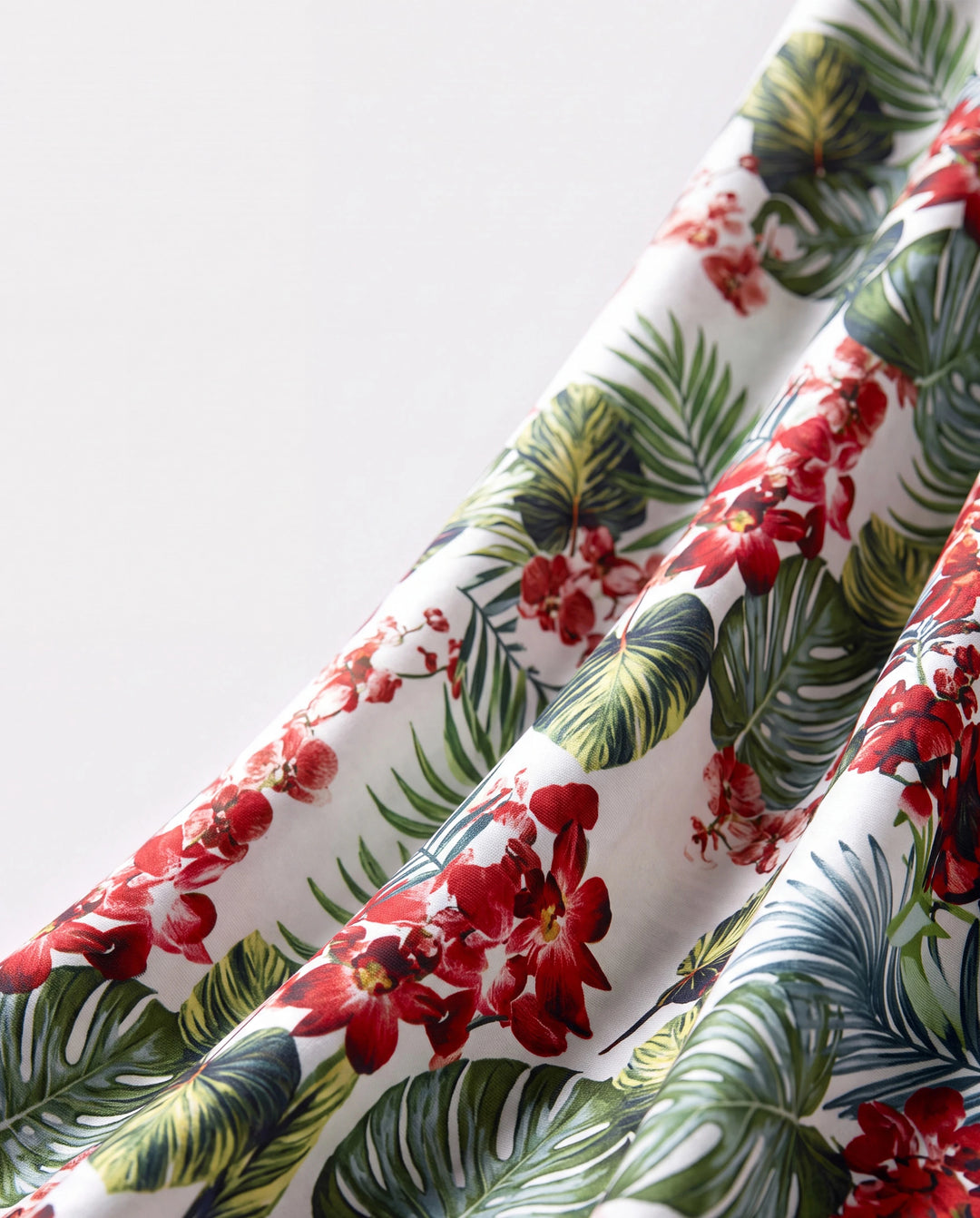 Family Matching Floral Print Outfits Tropical Print Spaghetti Strap Body-con Dress for Mom & Daughter, Color-Blocked T-Shirts for Dad & Son Perfect for Summer Vacations & Family Photos Red