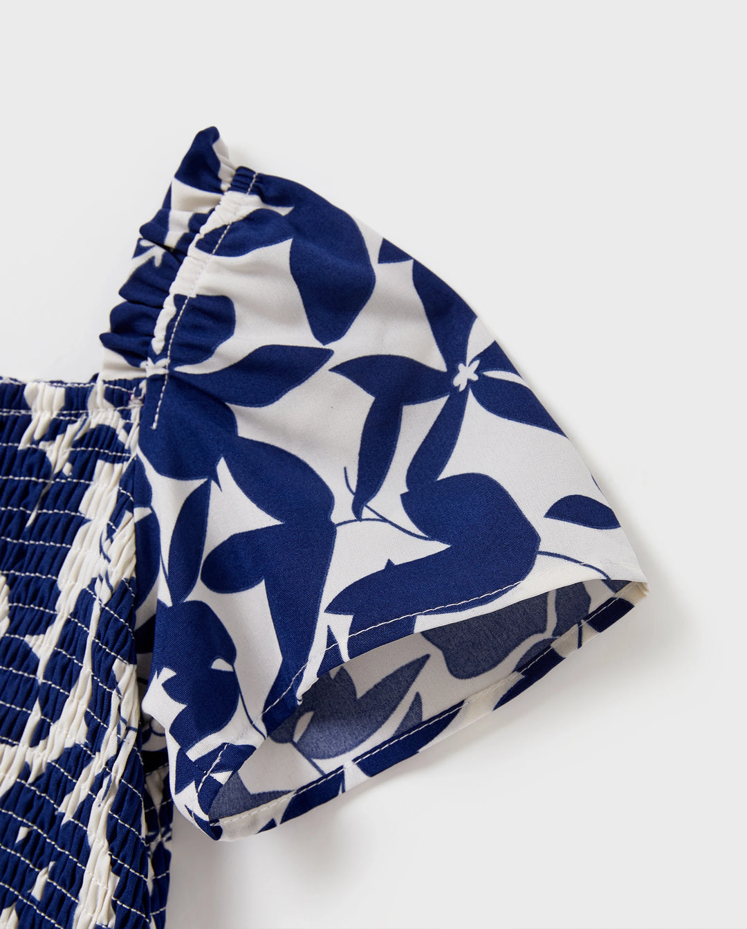 Family Matching Blue Colorblock Tee or Leaf Print Smocking Puff-sleeve Dress Set Blue
