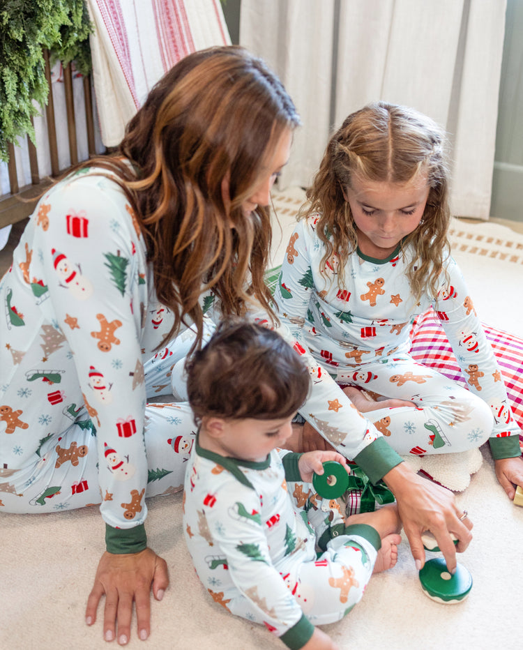 Pyjamas de Noël assortis pour toute la famille, imprimé pain d’épice et sapins, bambou vert