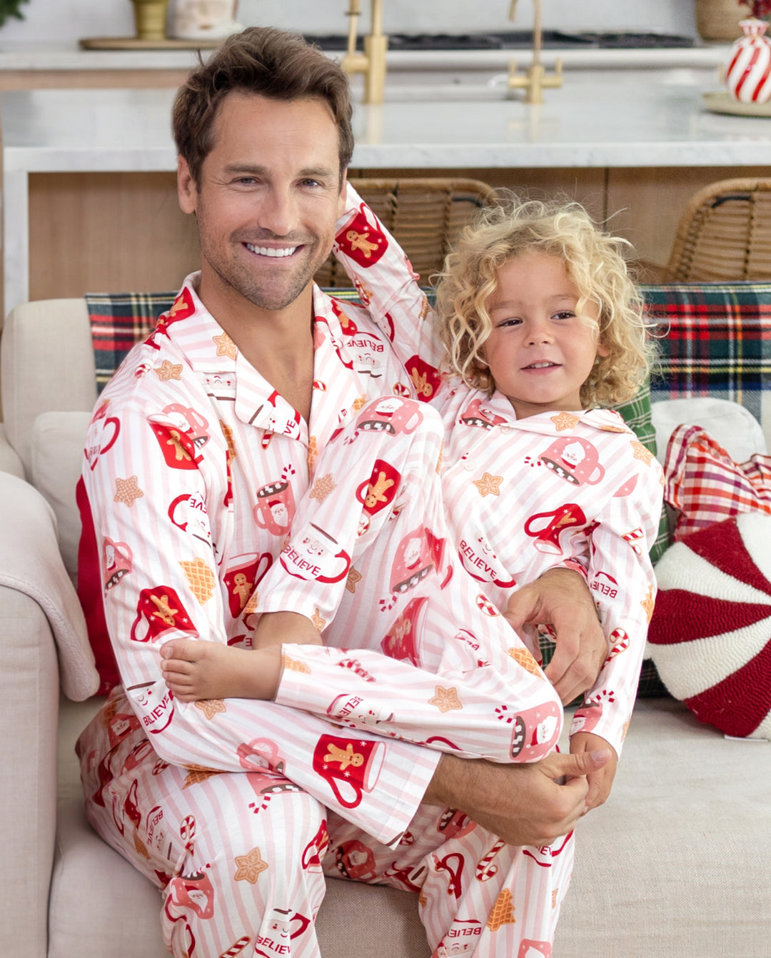 Pyjamas de Noël assortis pour toute la famille, imprimé mugs, rose