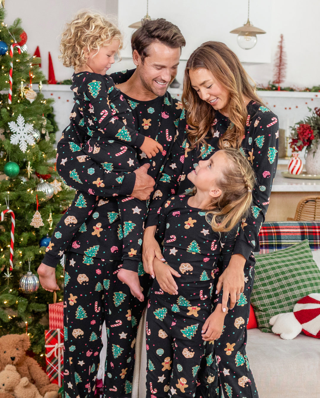 Passende Familien-Weihnachtspyjamas mit Weihnachtsbaum-Print aus Baumwolle, Schwarz