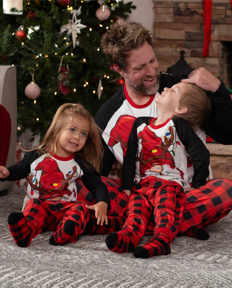 Pijama familiar navideño a juego con estampado de Papá Noel, mangas raglán y calcetines navideños (certificado SGS) en rojo