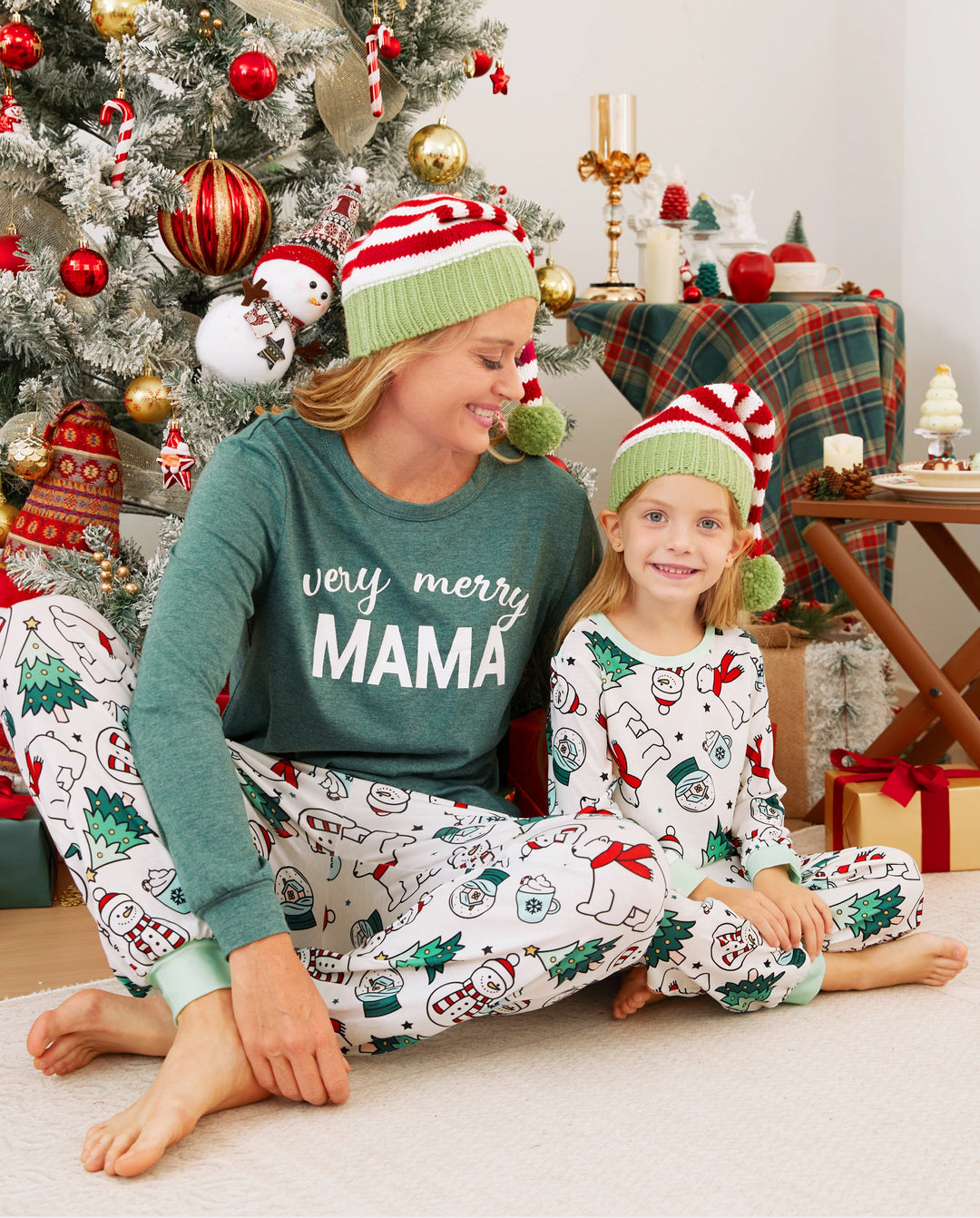 Pijama familiar navideño de manga larga con estampado de camisetas verdes alegres y pantalones con calcetines navideños (mediano, verde primavera)
