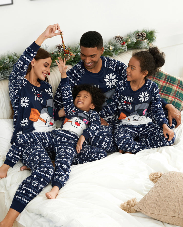 Frosty der Schneemann Weihnachtsfleece mit Schneeflocken-Druck Schlafanzug-Sets mit Weihnachtssocken