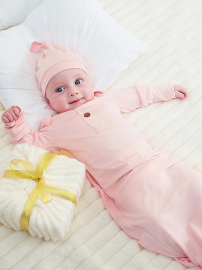 Bamboo infant sleeping gown with matching hat, pink.