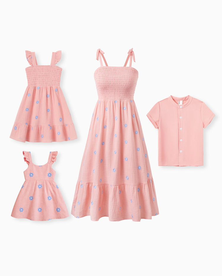 Tenues assorties maman et moi roses Robe en coton à fleurs smockée avec lien au dos pour maman et fille, chemises unies pour fils, parfait pour sorties familiales et photos d'été Rose mauve