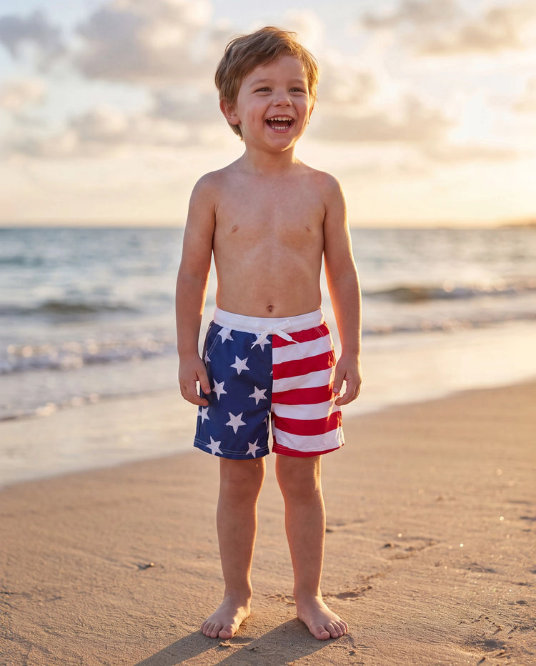Bañador corto para niño pequeño patriótico del Día de la Independencia 4 de julio con estrellas y rayas en azul