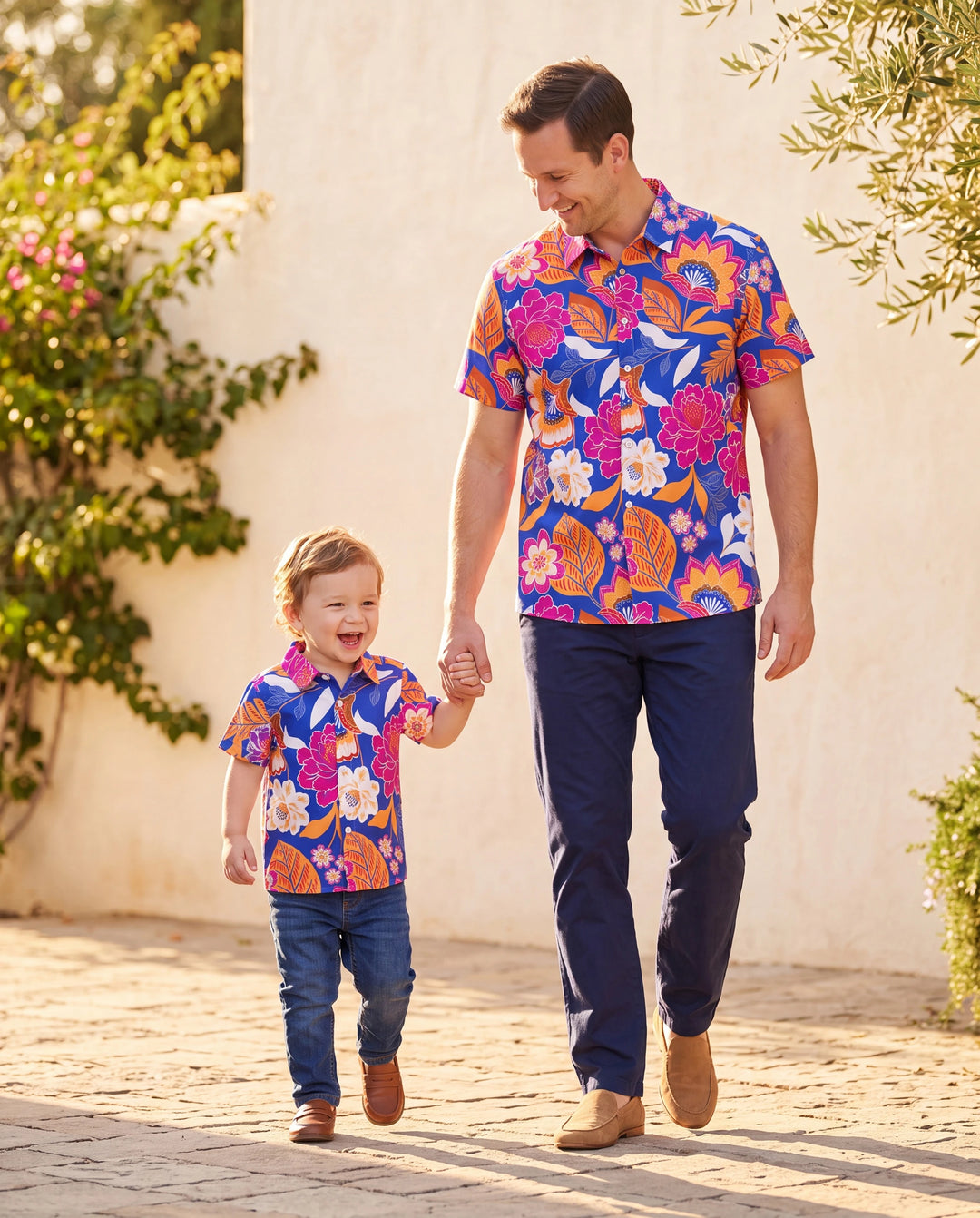 Papa & Sohn Hawaiianische Outfits Tropischer Blumenmuster Urlaubskleidung Kurzarm Hemden Sommer Strandbekleidung Set Marineblau