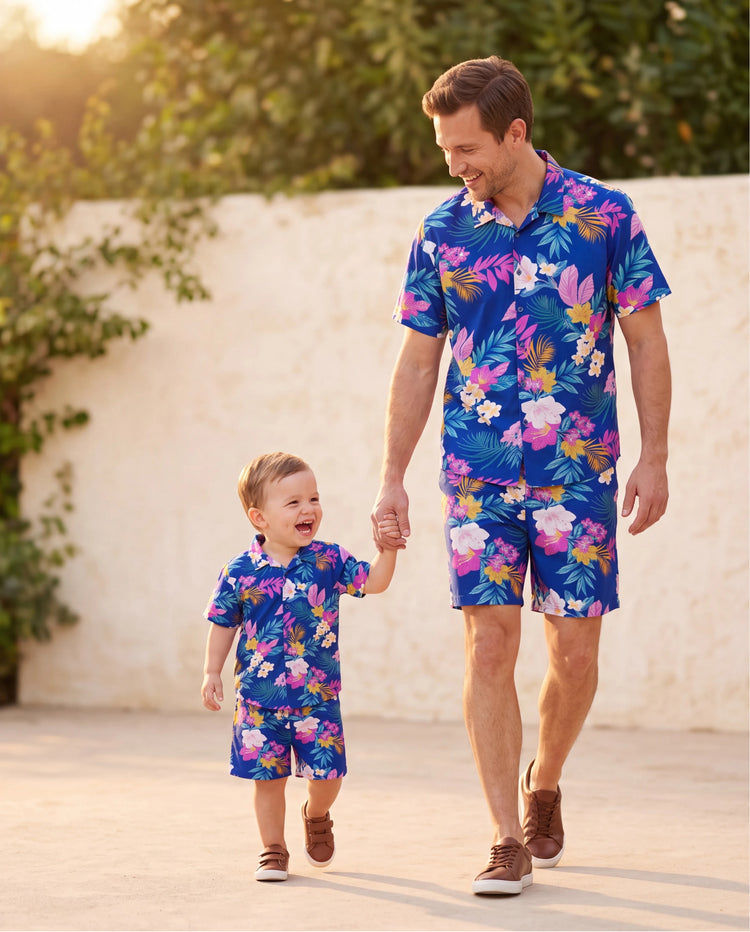 Ensemble assorti famille Papa et Moi : Tenues hawaïennes familiales robe à bretelles à imprimé floral tropical ou ensemble chemises à manches courtes et shorts Tenue d'été pour la plage Bleu foncé