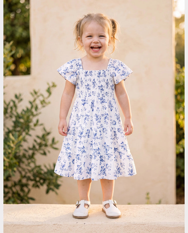 Vestido casual para niña pequeña/niña con fruncido floral azul y blanco