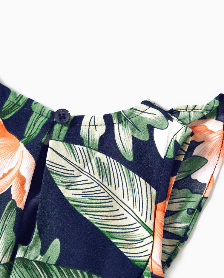Conjuntos familiares a juego: camisetas de manga corta con paneles florales o vestidos midi con cuello en V y tirantes finos con estampado floral completo y broche oculto en azul real.