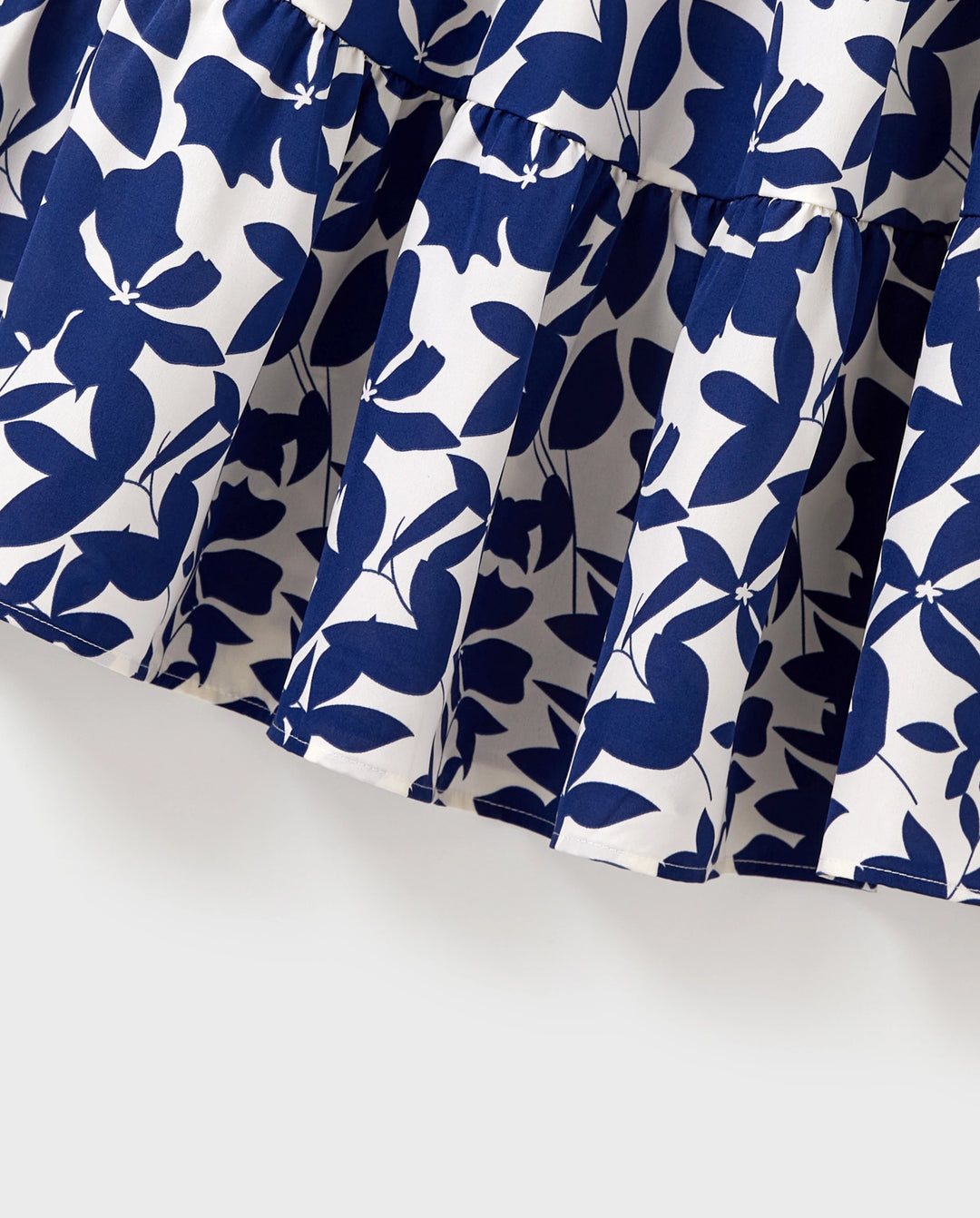 Family Matching Blue Colorblock Tee or Leaf Print Smocking Puff-sleeve Dress Set Blue