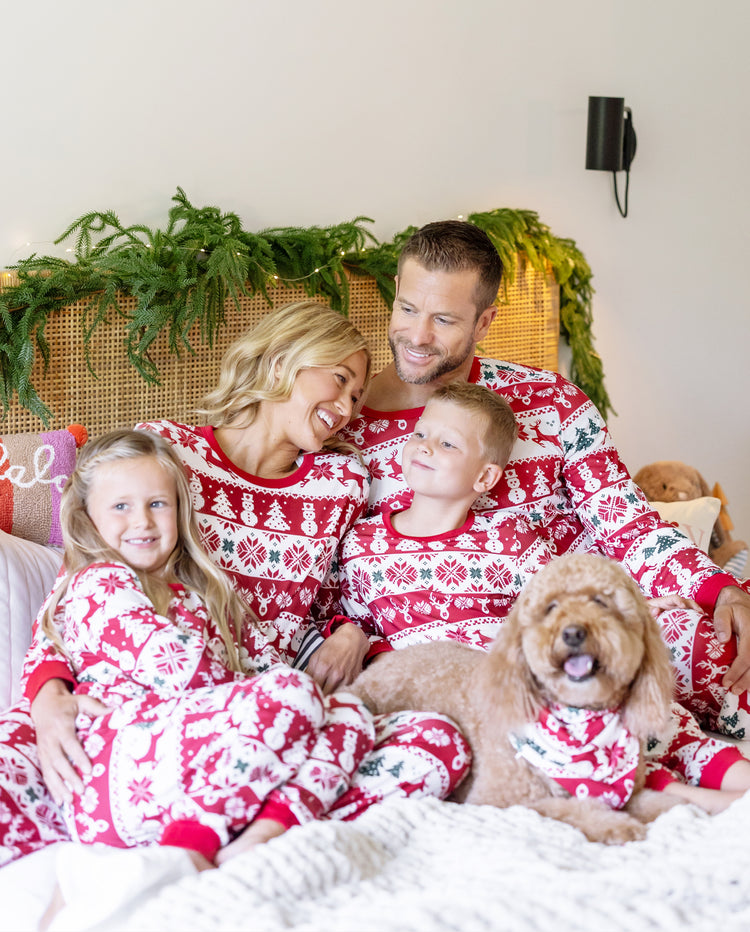 Pijamas navideños familiares a juego con estampado Fair Isle, rojo y blanco