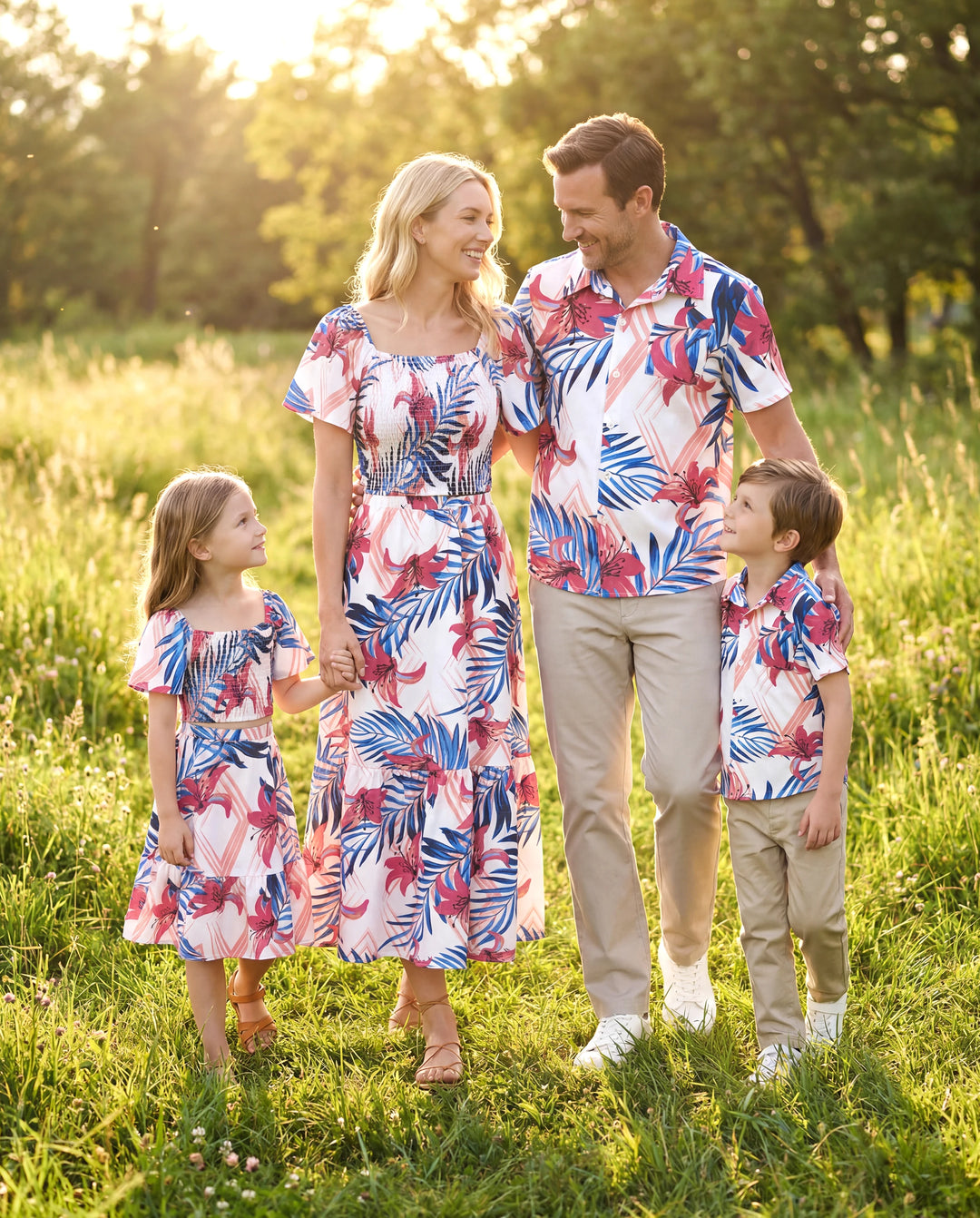 Tropische Blumen Familie Passende Outfits Rosa Blau Blattdruck Kurzarmhemd oder eine Schulter gesmoktes Oberteil und Rock Kombinationsset für Urlaub, Kreuzfahrt, Strand weiß