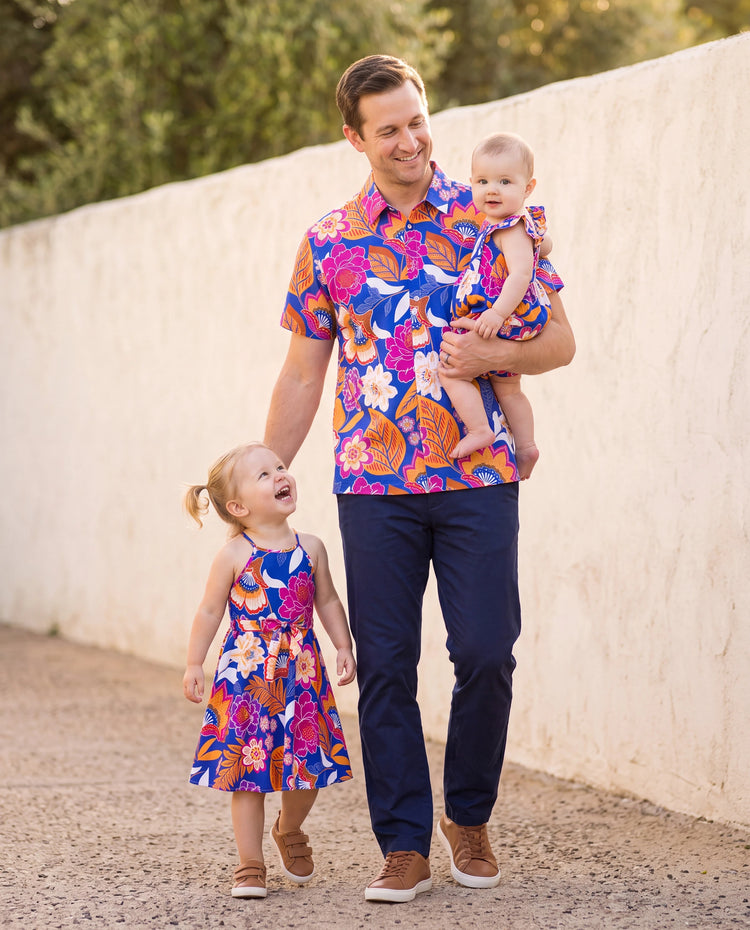 Tenues hawaïennes Papa & Fille Vêtements de vacances à imprimé floral tropical Robe à bretelles avec ceinture ou chemises à manches courtes Ensemble plage d'été Marine