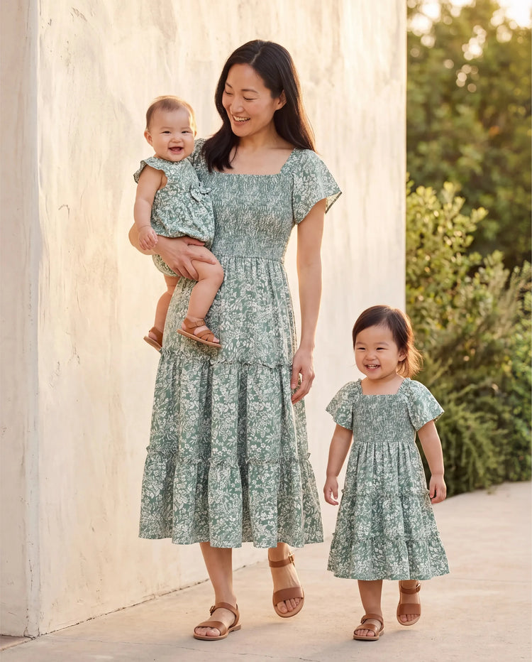 Conjuntos Elegantes de Mamá y Yo con Estampado de Flores Roto para Familia, Diseño con Fruncido, Grosor Medio Verde