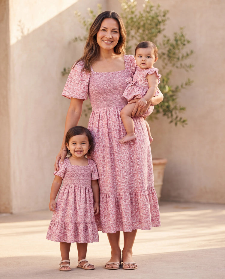 Conjunto Mamá y Yo Vestido con Fruncido, Mangas Abullonadas y Estampado Floral Azul y Rosa