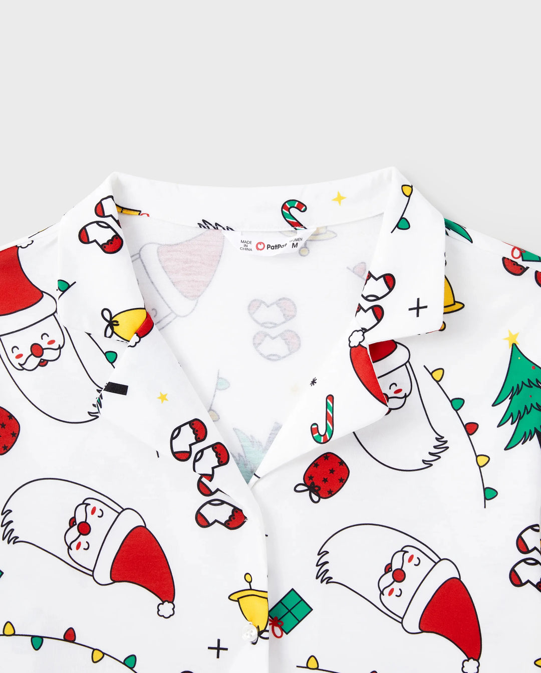 Conjunto de pijama de manga larga con estampado navideño familiar, colorido y festivo, con calcetines navideños blancos