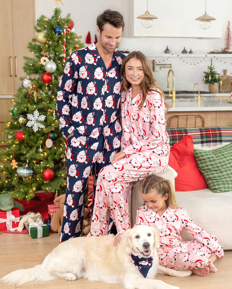 Pijamas navideños a juego para toda la familia con estampado de tazas y Papá Noel, multicolor