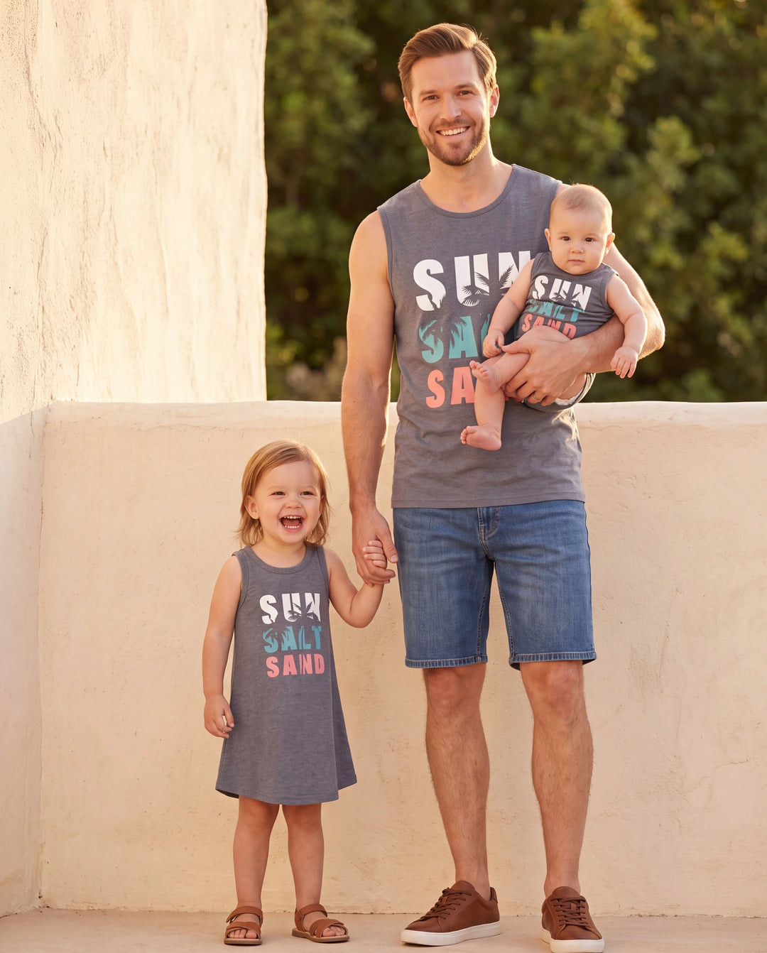 Daddy & Tochter Ärmelloses Tanktop mit Buchstabenprint oder Tankkleid-Set Grau