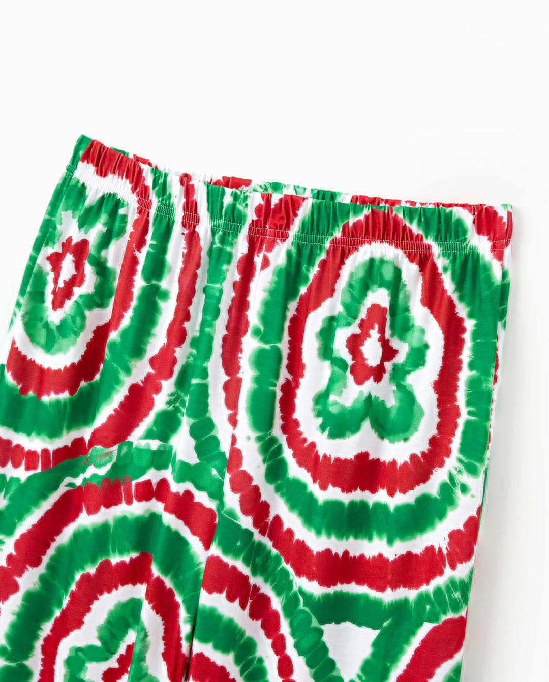 Ensemble pyjama de Noël familial rouge et vert motif bonhomme en pain d'épices tie-dye avec chaussettes de Noël multicolores