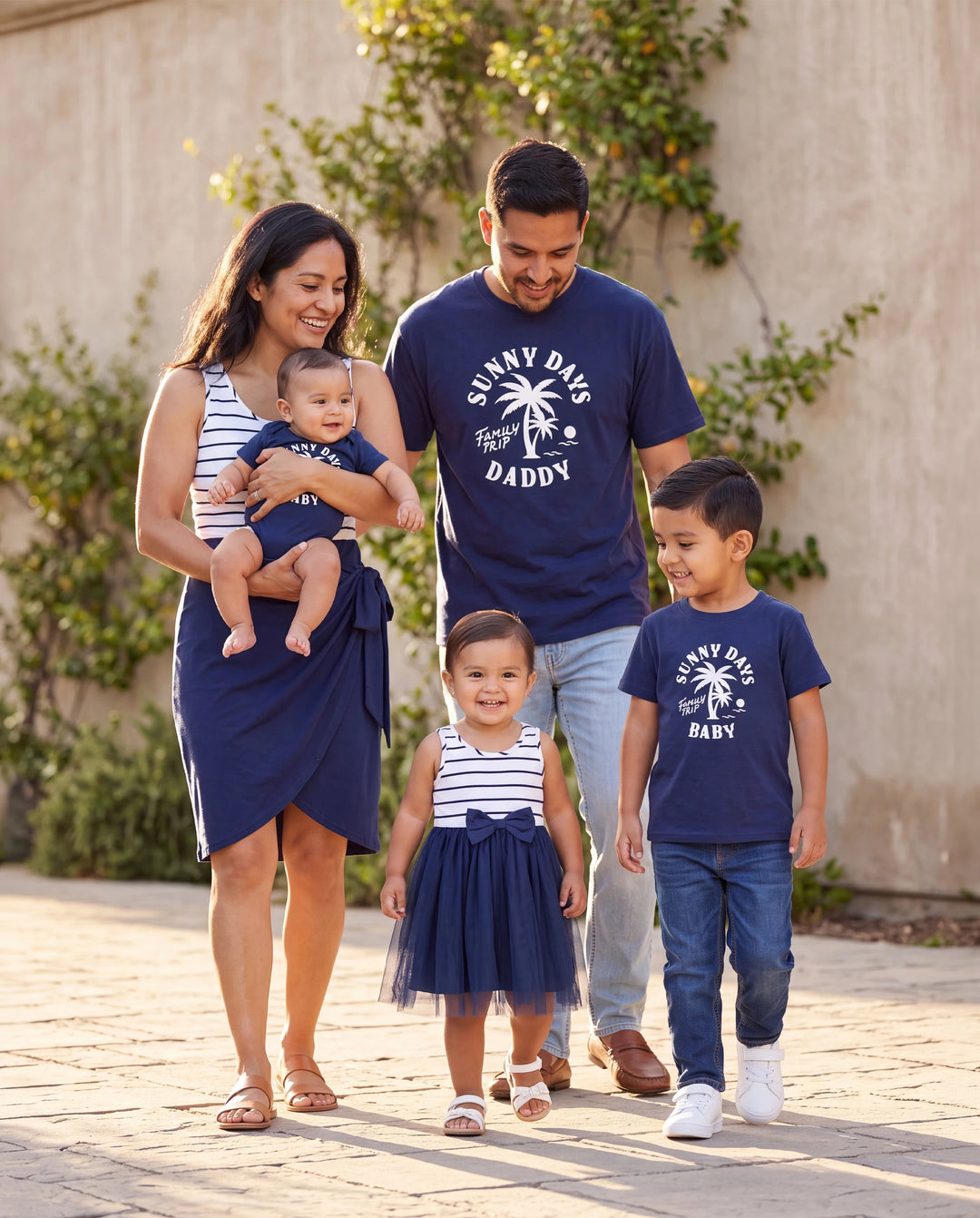 Set a Juego para la Familia de Camiseta de Algodón y Vestido – Estampado de Palmeras Días Soleados para Papá, Mamá, Bebé y Niño Pequeño, Perfecto para Vacaciones de Verano y Salidas Familiares Azul Tibetano