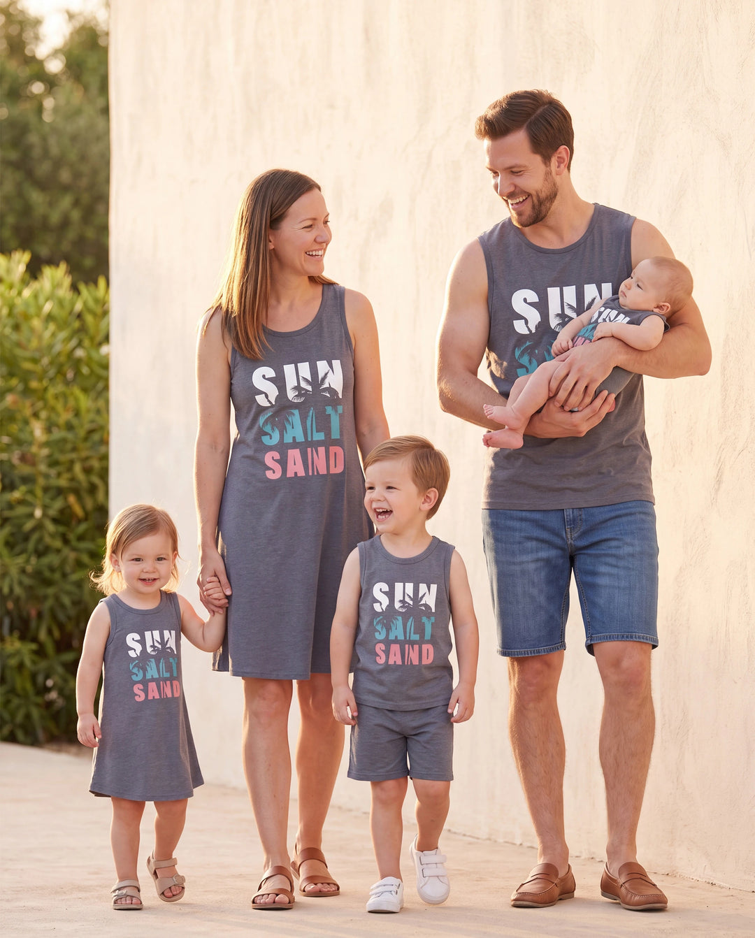 Family Matching Letter Print ärmelloses Tanktop oder Tankkleid Set grau