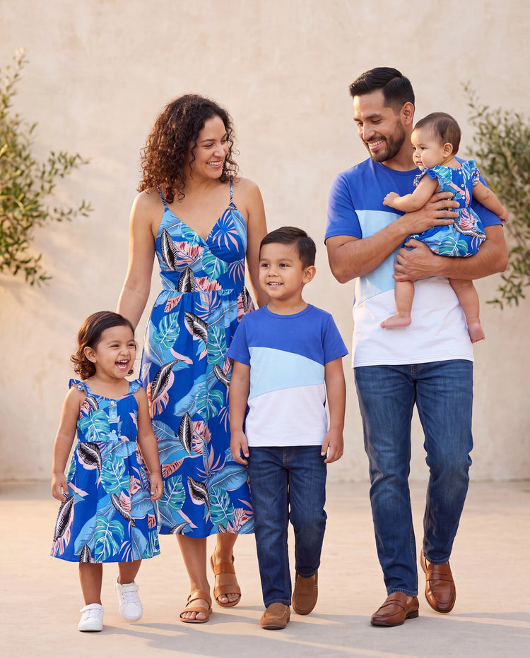 Family Matching Tropical Dress & T-shirt Set – Blue Floral Print for Dad, Mom, Girls & Baby, Perfect for Summer Vacations and Family Photos Blue