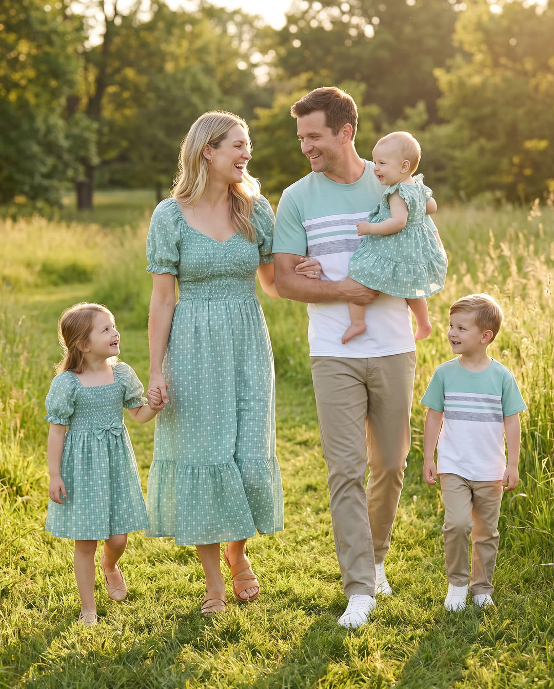 Family Matching T-Shirt & Dress Set Polka Dot Puff-sleeve Dress for Mom, Daughter & Baby, Color Block Cotton Tee for Dad & Son, Perfect for Family Outings & Photos Light Green